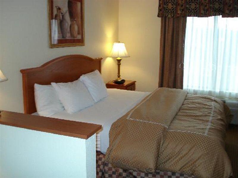 ווית'וויל Comfort Suites מראה חיצוני תמונה