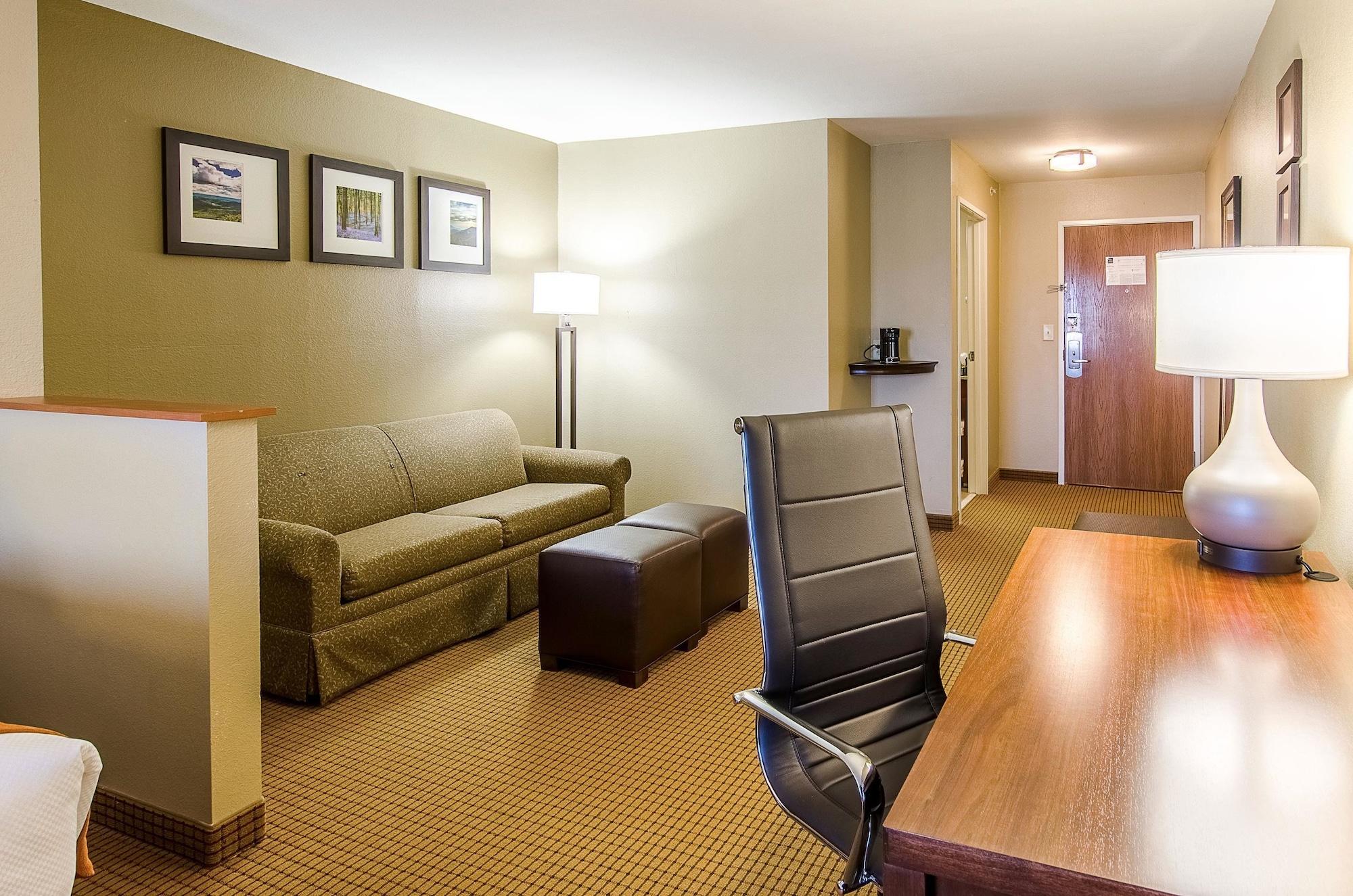 ווית'וויל Comfort Suites מראה חיצוני תמונה