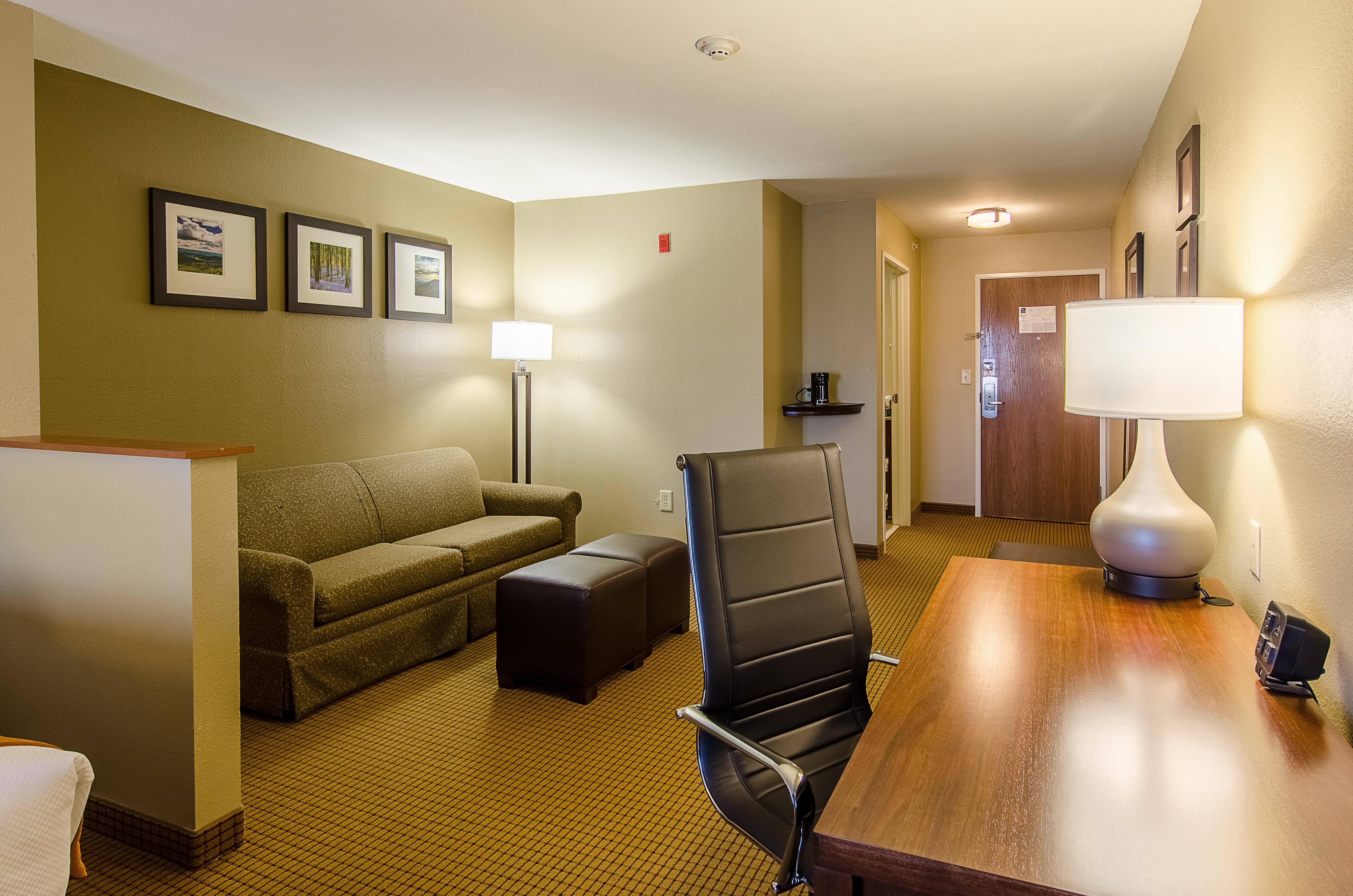 ווית'וויל Comfort Suites מראה חיצוני תמונה