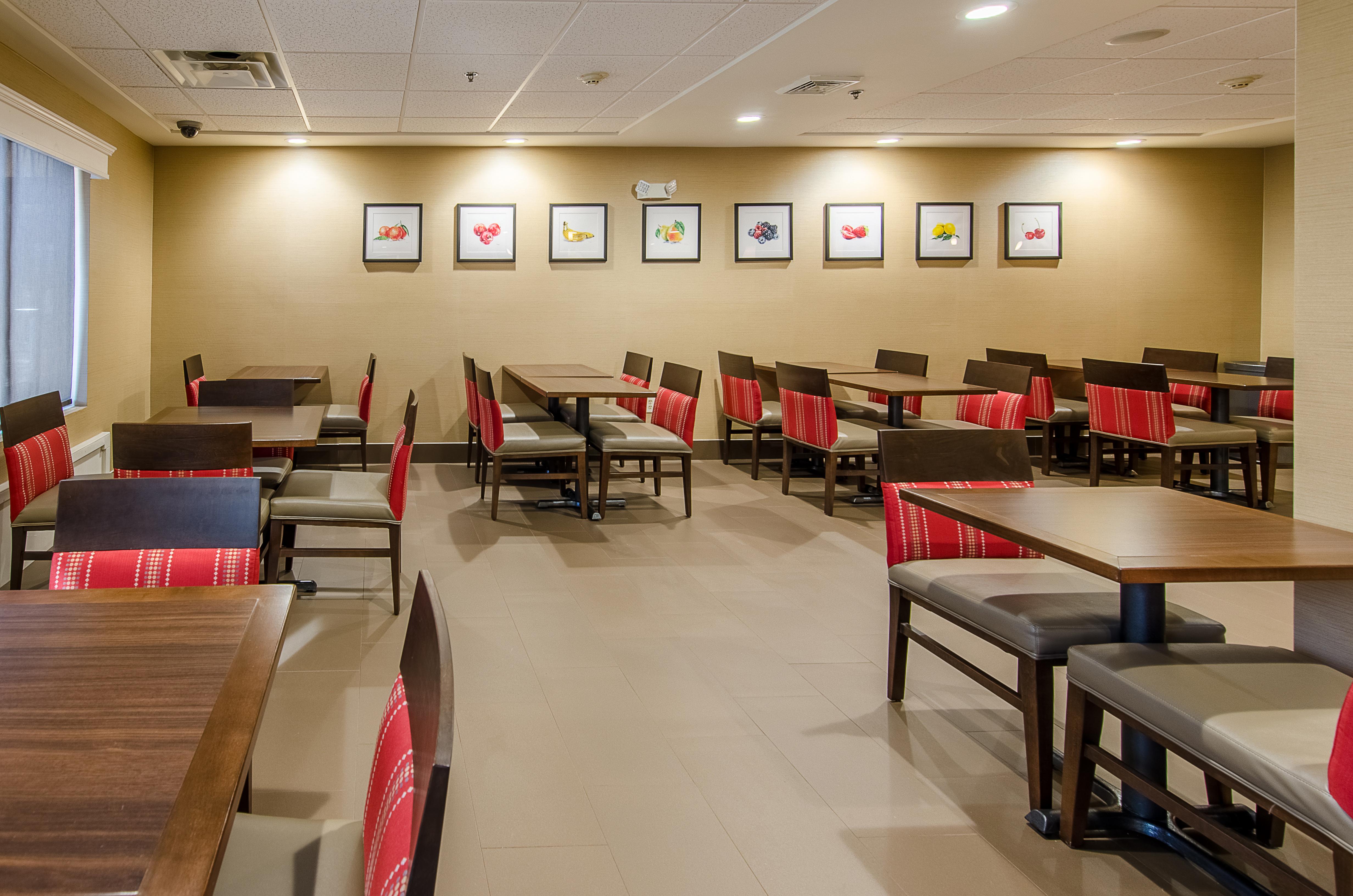 ווית'וויל Comfort Suites מראה חיצוני תמונה