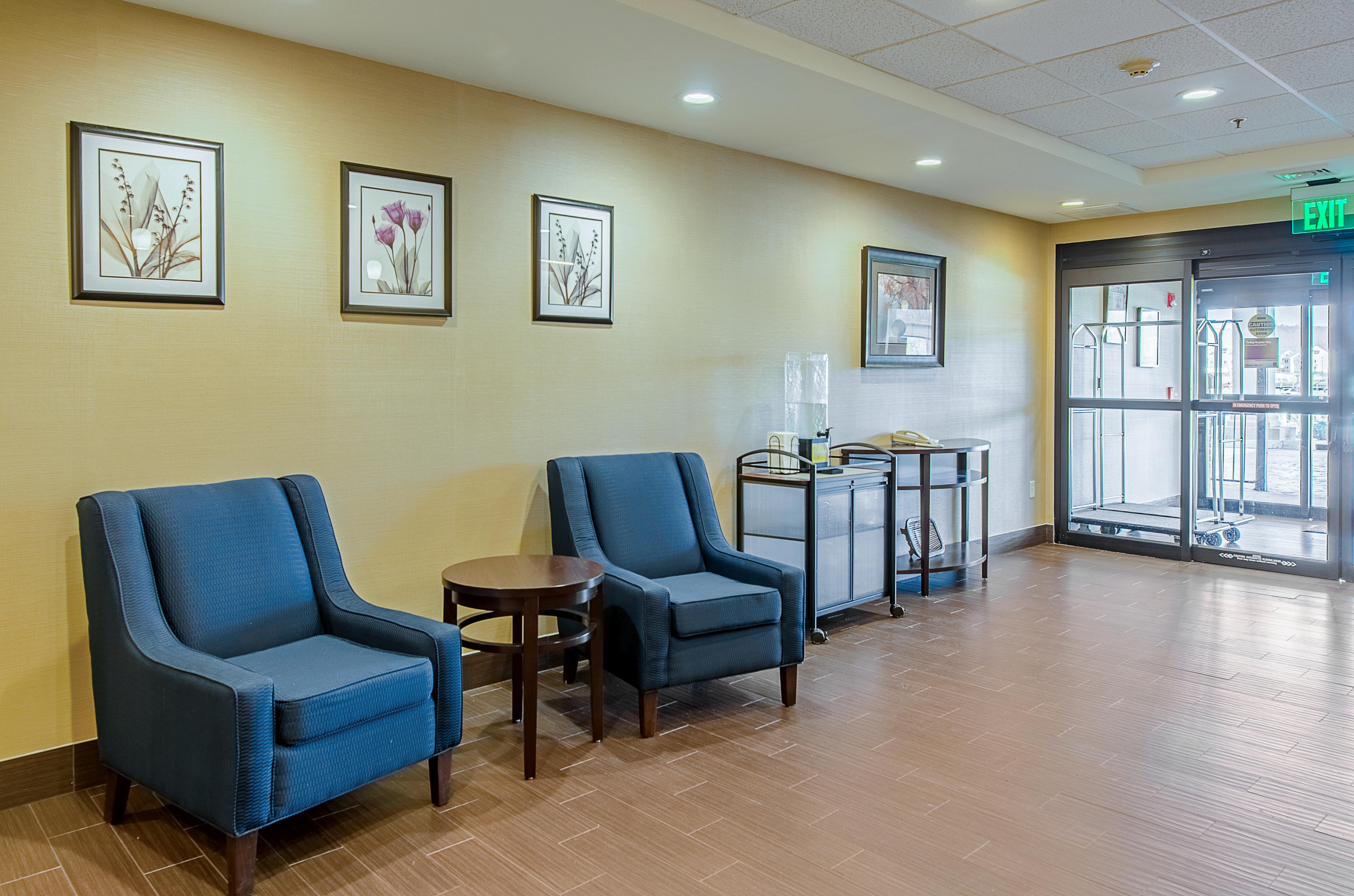 ווית'וויל Comfort Suites מראה חיצוני תמונה