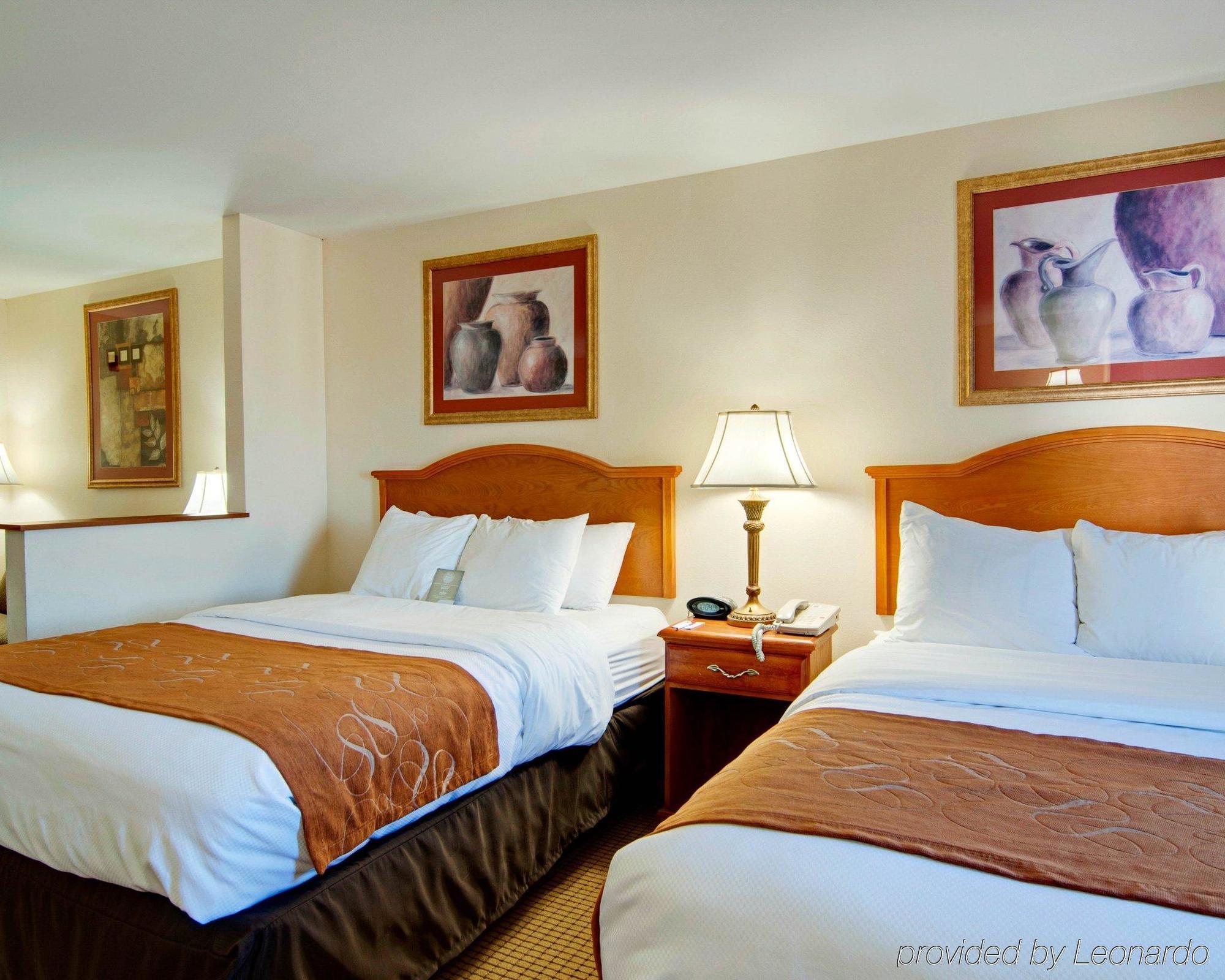 ווית'וויל Comfort Suites מראה חיצוני תמונה