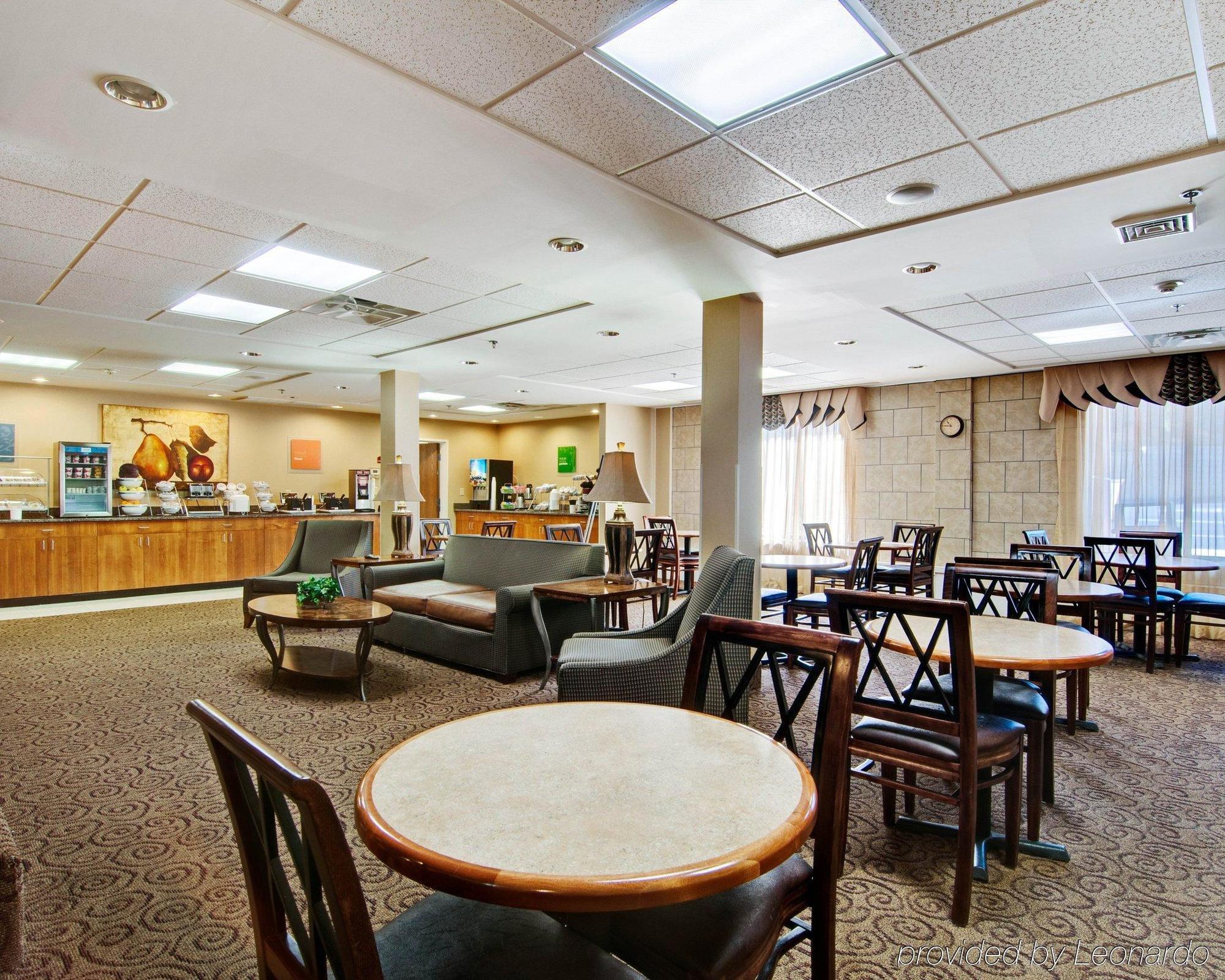ווית'וויל Comfort Suites מראה חיצוני תמונה
