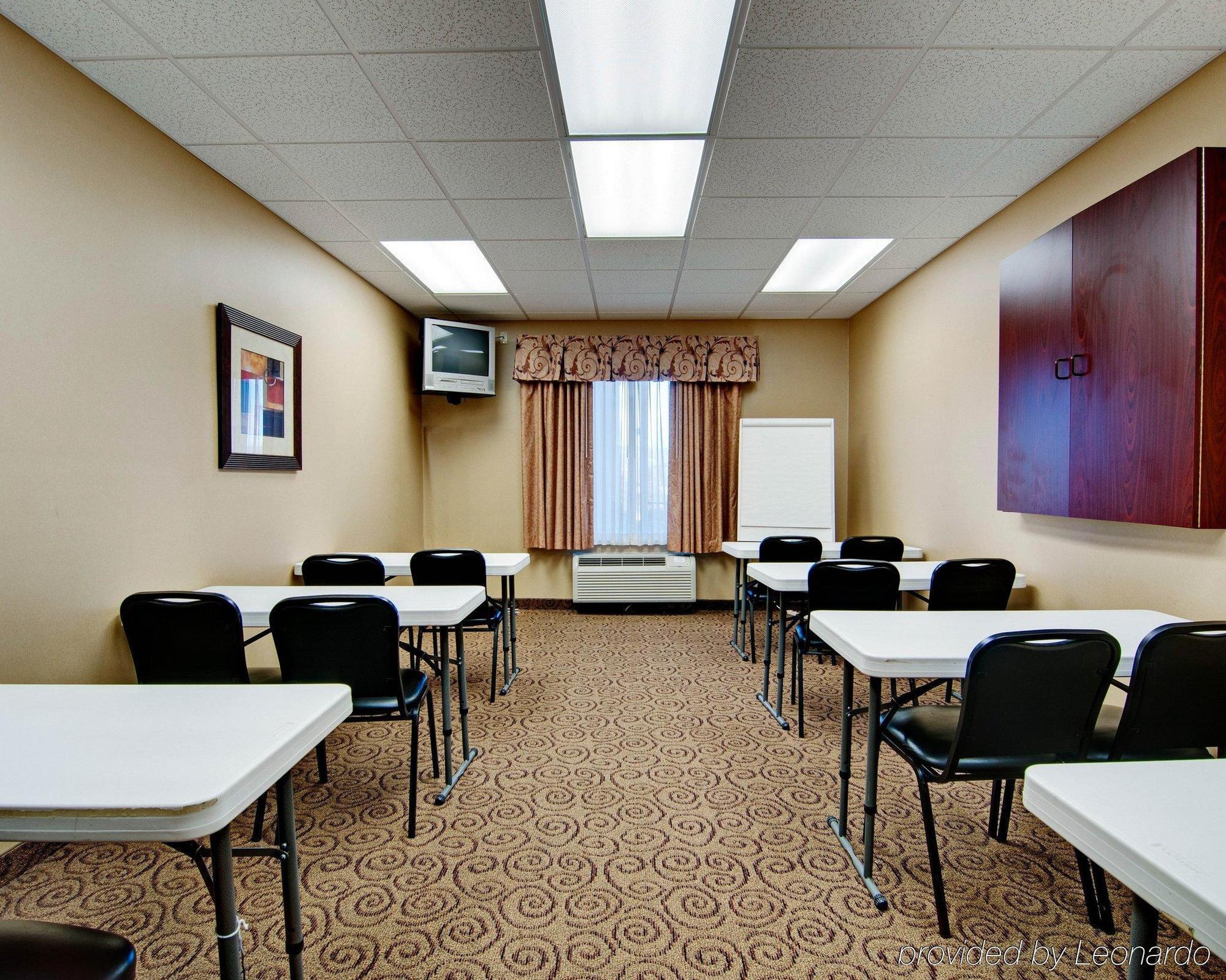ווית'וויל Comfort Suites מראה חיצוני תמונה