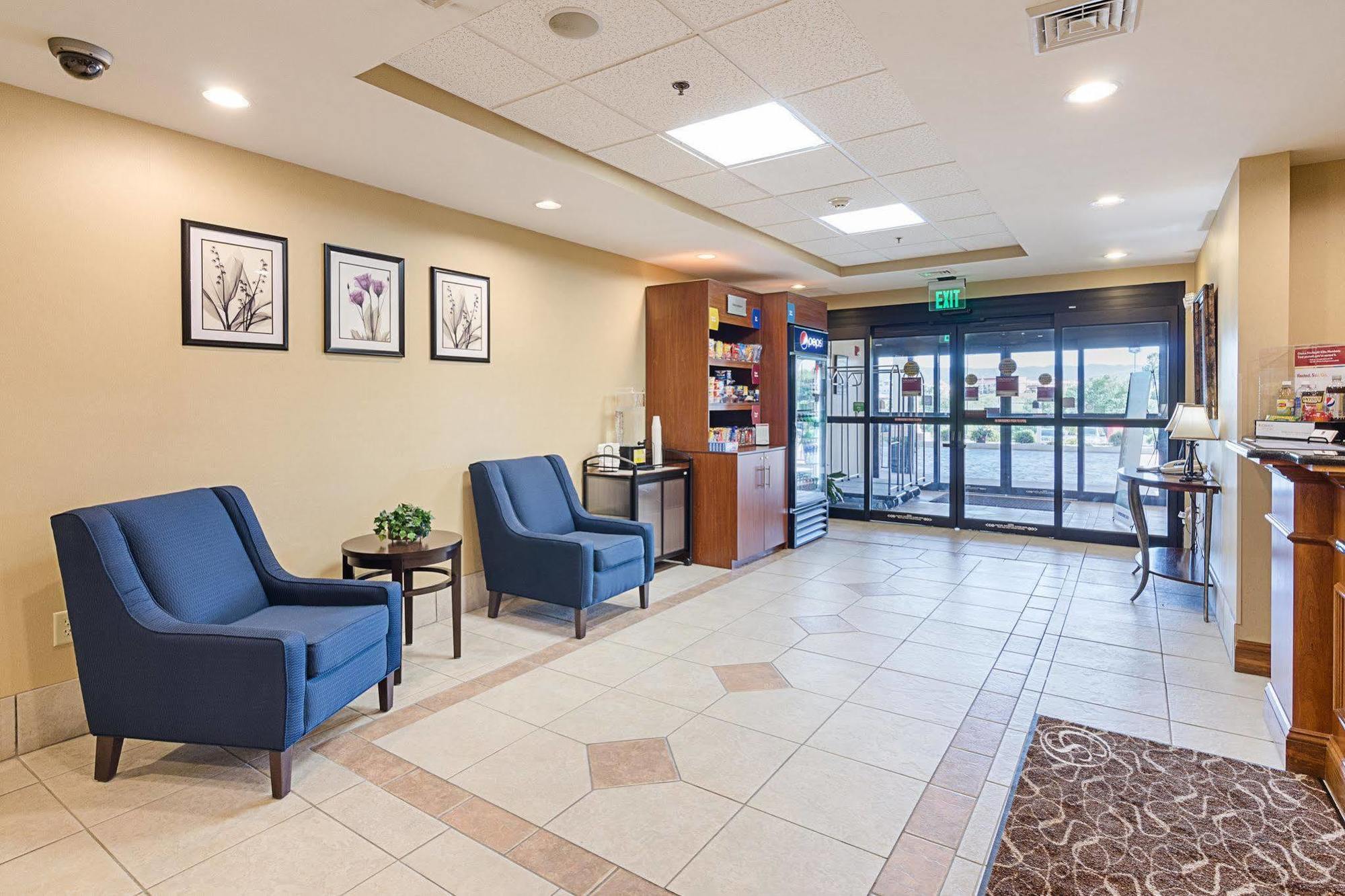 ווית'וויל Comfort Suites מראה חיצוני תמונה